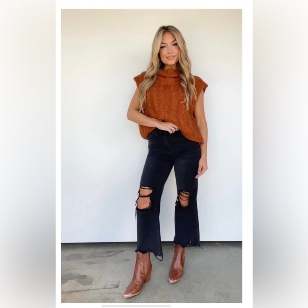 Vervet Distressed Green Jeans - Picture 7 of 8